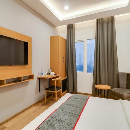 Super Townhouse Jashn Hotel Chinhat Exterior foto