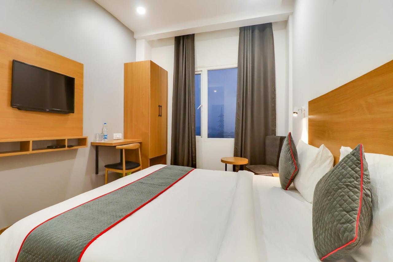 Super Townhouse Jashn Hotel Chinhat Exterior foto