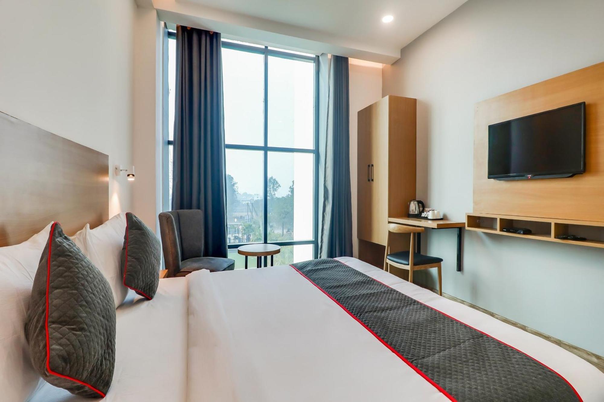 Super Townhouse Jashn Hotel Chinhat Exterior foto