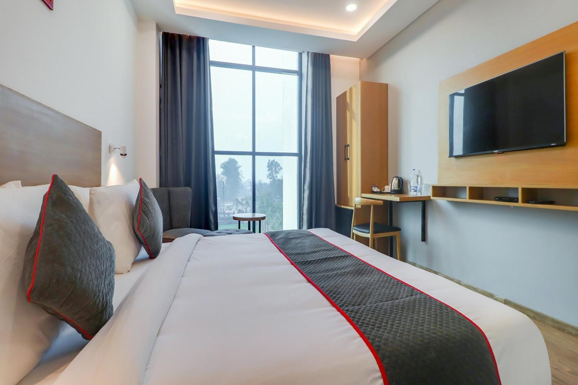 Super Townhouse Jashn Hotel Chinhat Exterior foto