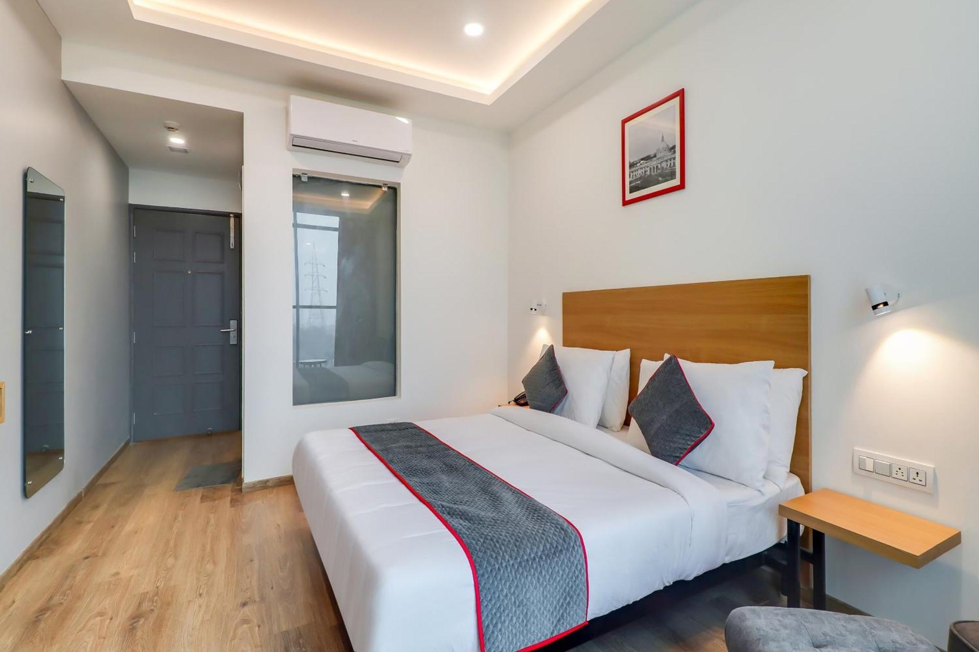 Super Townhouse Jashn Hotel Chinhat Exterior foto
