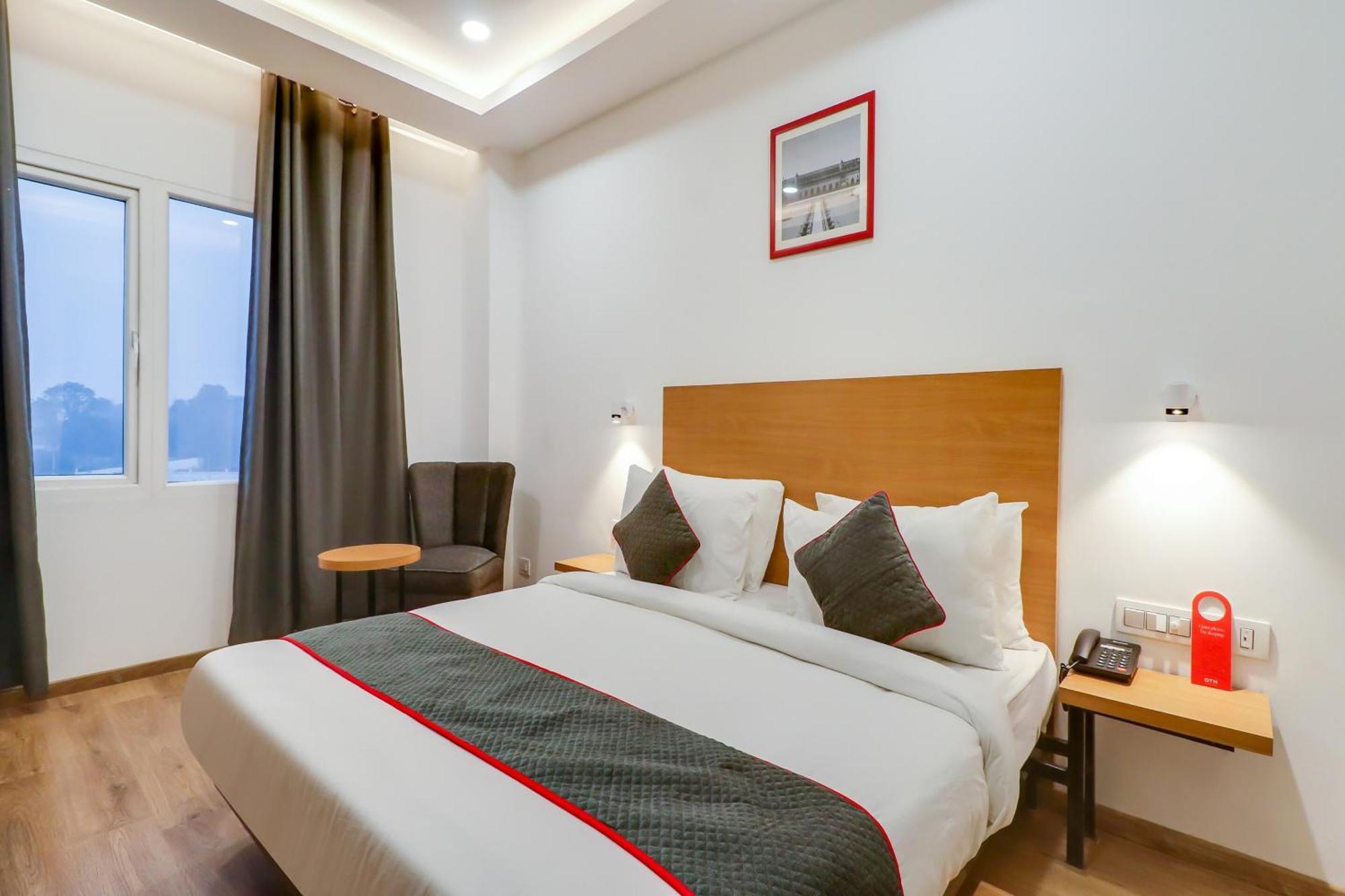 Super Townhouse Jashn Hotel Chinhat Exterior foto